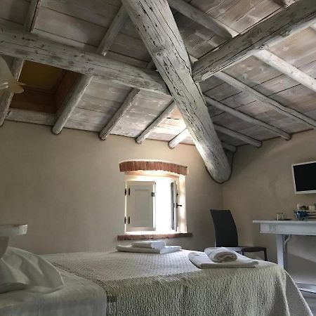 Отель Casal Del Pigno Пескьера-дель-Гарда Экстерьер фото